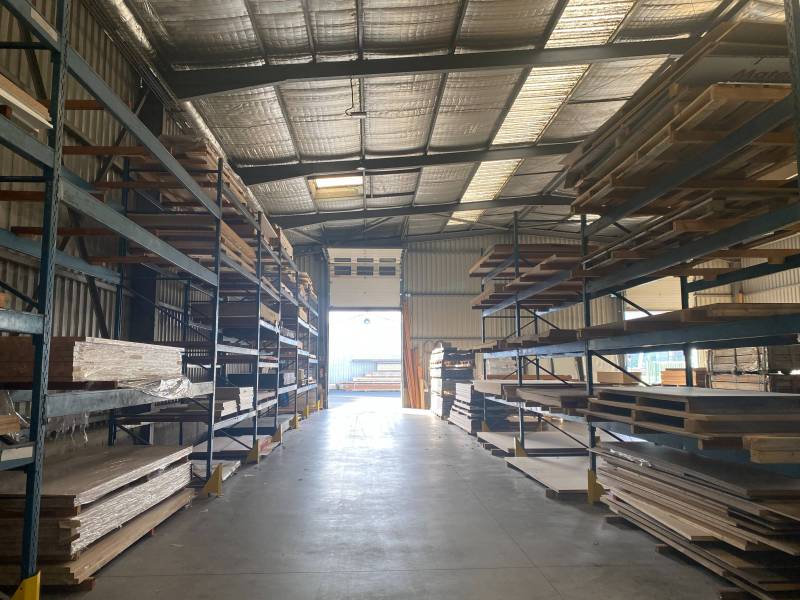 Achat de panneaux contreplaqués et panneaux bois techniques en stock ou sur commande à Lyon 69000 pour particuliers et professionnels