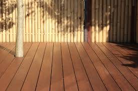 Installation de terrasse naturelle en bambou N-durance avec finition brossée R11 pour jardins et balcons à Tassin la Demi Lune 69160